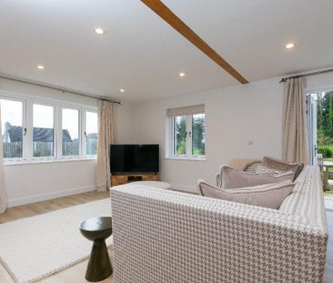 3 bedroom detached house to rent - Photo 4