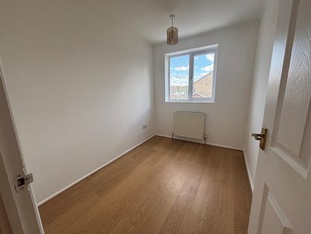 3 bedroom semi-detached house to rent - Photo 2