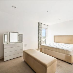 3 bedroom flat in Juniper Drive - Photo 2