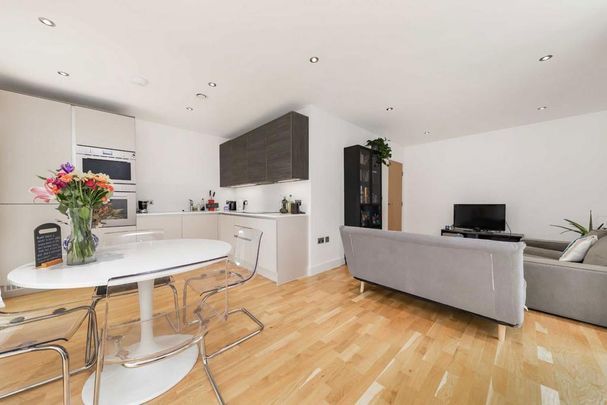 1 bedroom flat to rent - Photo 1