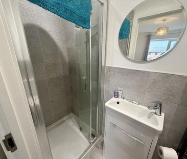 3 bedroom semi-detached house to rent - Photo 6