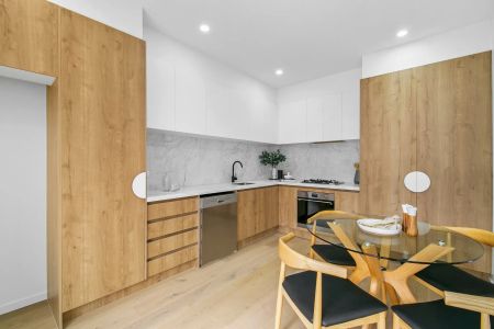 Refined Urban Living - Photo 5