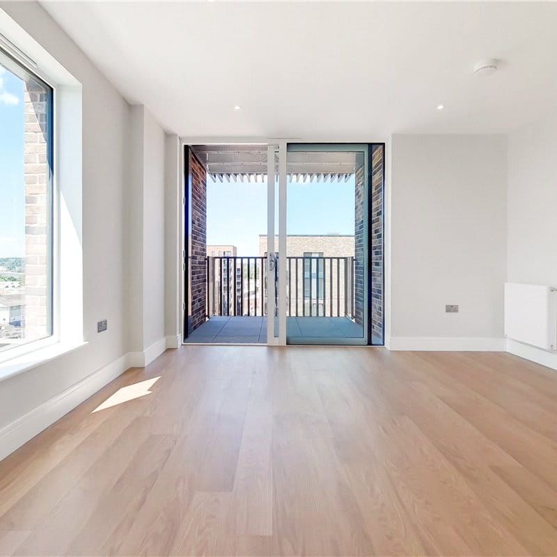 Excellent two-bedroom, two-bathroom flat within Wimbledon Grounds, this prestigious new development next to the AFC Wimbledon Stadium. The apartments all have generous balconies, lift access, secure bike storage and landscaped communal gardens. - Photo 1