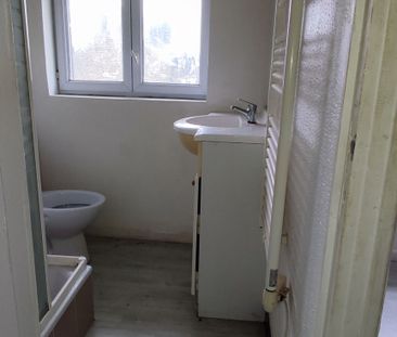 Location Appartement 2 pièces 41m² LA FERTE MACE 61600 - Photo 2