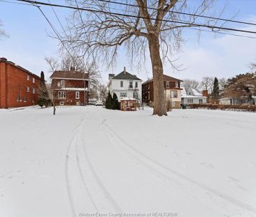 For Lease - 3060 Sandwich Unit# Room 1, Windsor, Ontario - Photo 5