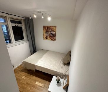 Room in a Shared House, Battersea Park Road, SW8 - Photo 2
