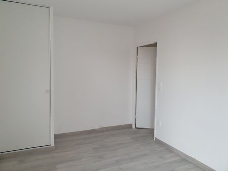 Location Appartement 2 pièces 41m² VALENCIENNES 59300 - Photo 4