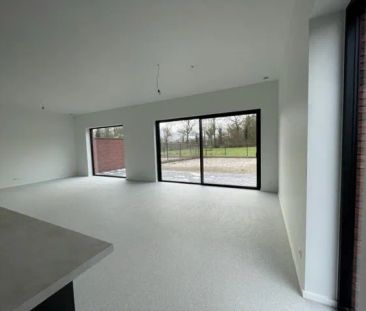 Prachtige nieuwbouw, moderne en energievriendelijke villa met 3 sla... - Foto 2