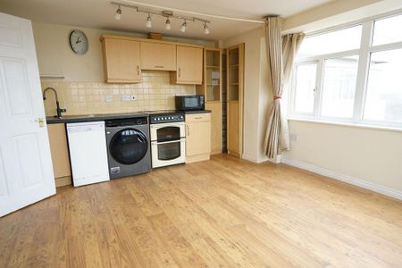 1 bedroom apartment to rent - Photo 2