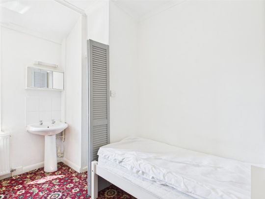 Tewkesbury Road, Longford - Photo 1