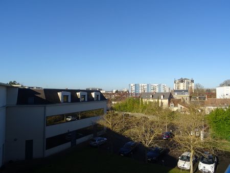 Location Appartement 2 pièces 45m² ORLEANS 45100 - Photo 5