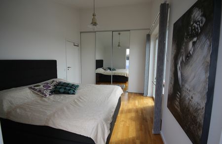 Ett lyxigt penthouse med en vacker utsikt över berg och stad - Photo 4