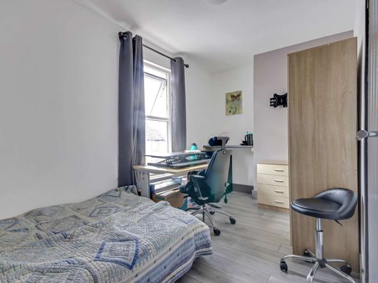 Kingsley Road Room 4 - Photo 1