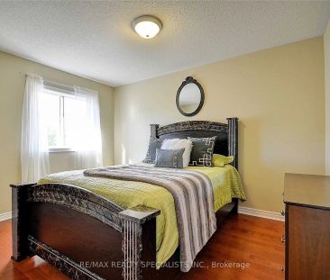 Detached Home For Lease | W9033084 - Photo 3