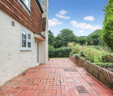 2 bedroom cottage to rent - Photo 1
