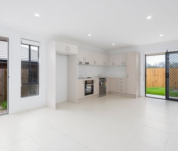 2/7 Sapphire Cres, Redbank Plains QLD 4301 - House For Rent | Domain - Photo 3