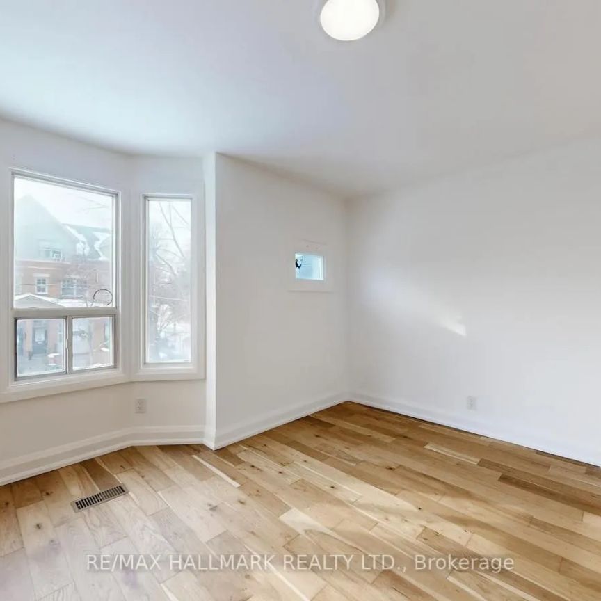 911 LOGAN AVENUE - Photo 1