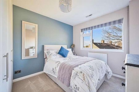 Hillside Close, Banstead, SM7 - Photo 3