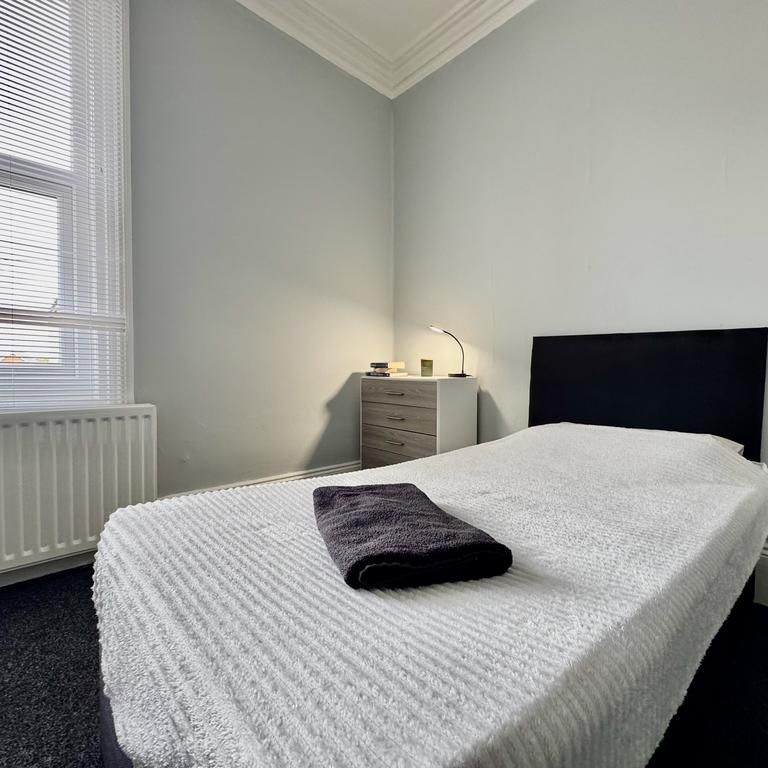 6 bedroom house share to rent - Photo 1