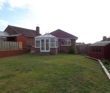 Upper Chyngton Gardens, Seaford, BN25 - Photo 2