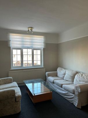 3 bedroom flat to rent - Photo 1