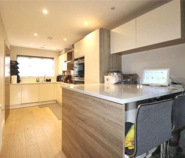 Woking, Surrey, GU21 - Photo 5