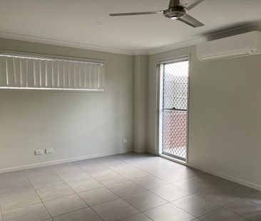 Stylish, Modern & Compact Family Home - Photo 4