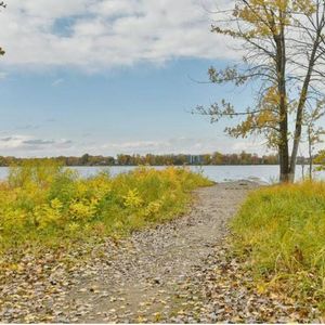 Vaste 3 1/2 à louer - Laval Ouest - Photo 2