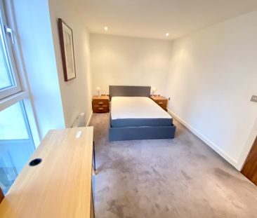 94 The Quays, Salford Quays, SALFORD - Photo 2