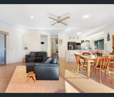 Spacious Family Living in the Heart of Prestigious Benowa Waters - Photo 5
