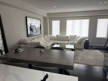 For Lease - 30 Vantage Loop Avenue, Newmarket, Ontario - Photo 5