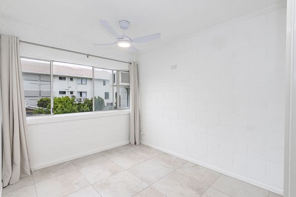 4/88 Eyre Street, North Ward - Photo 1