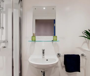 Penthouse 2 Bed Apartment - Photo 5