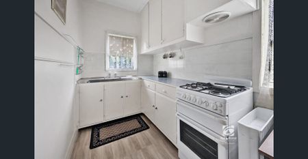 FULLY FURNISHED UNIT - Photo 4