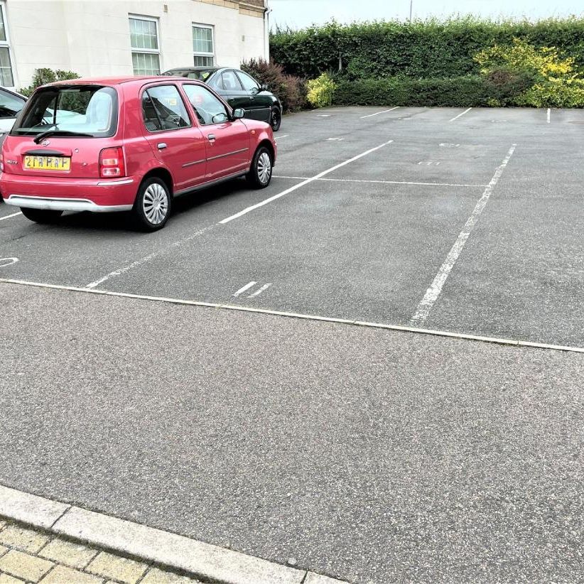 Poplar Close, Bexhill-on-Sea, East Sussex - Photo 1