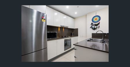 Stunning 2-Bedroom in the Vibrant Heart of Parramatta! - Photo 3