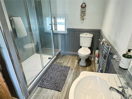 House to rent - Photo 3