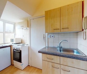 Studio to rent - Photo 2