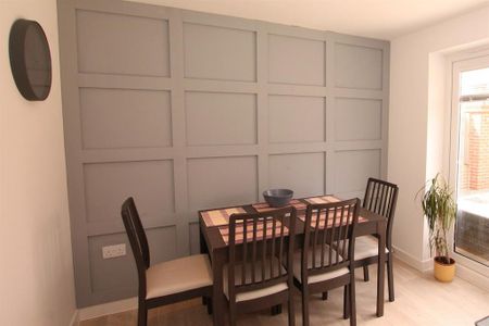 3 bedroom detached house to rent - Photo 3