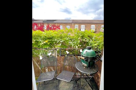 1 Bed Flat, Welmar Mews, SW4 - Photo 2
