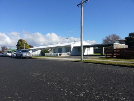 Walk To All Amenities - Mt Maunganui - Photo 3