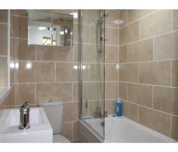 1 bedroom in a house share to rent - Photo 6