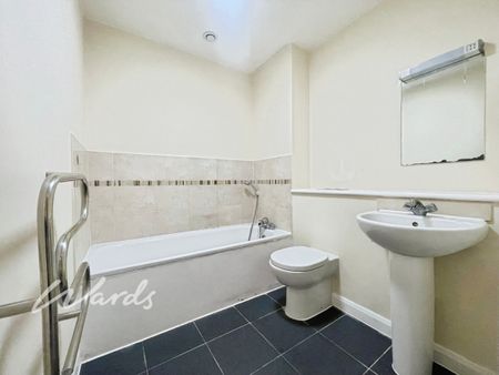 3 bedroom apartment to rent - Photo 4