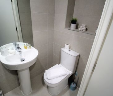 Flat 16, Westmount, LS2 9NZ, Leeds - Photo 1