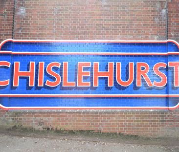 Semi-detached House to rent - Molescroft, New Eltham, SE9 - Photo 1