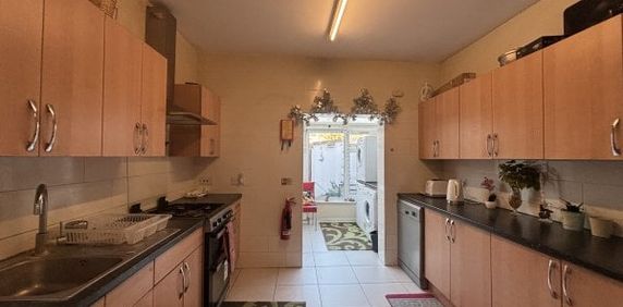 Carlingford Road, London N15 3EJ, Property for rent - Photo 2