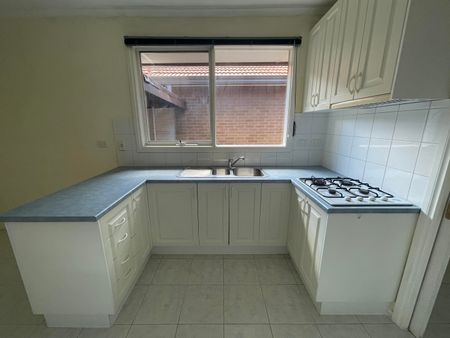 2/105 Kangaroo Road, Hughesdale VIC 3166 - Apartment For Rent | Domain - Photo 5