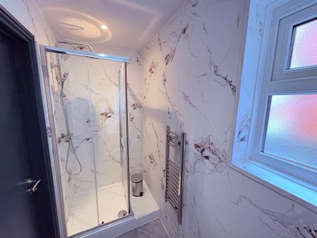 Beach Road - Room 8, South Shields, South Shields, Tyne and Wear, NE33 2LZ - Photo 4