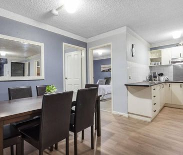 CHIC URBAN APARTMENT - Photo 6