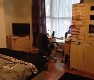 Excellent 4 Double bed, Kirkstall Rd, Sharrowvale, Sheffield 11 - Photo 5